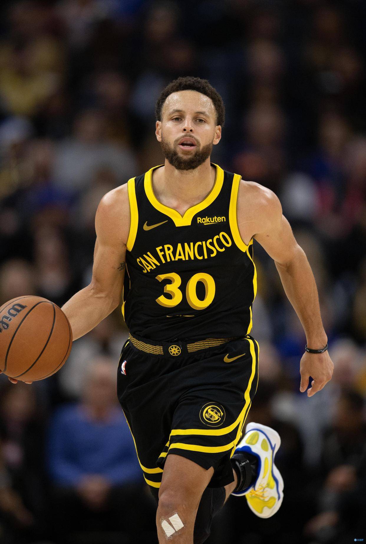 颜骏凌：赢下德比提升了我们的信心，球队每年的目标都是争冠（颜骏凌：德比胜利提振信心，球队年年剑指冠军）