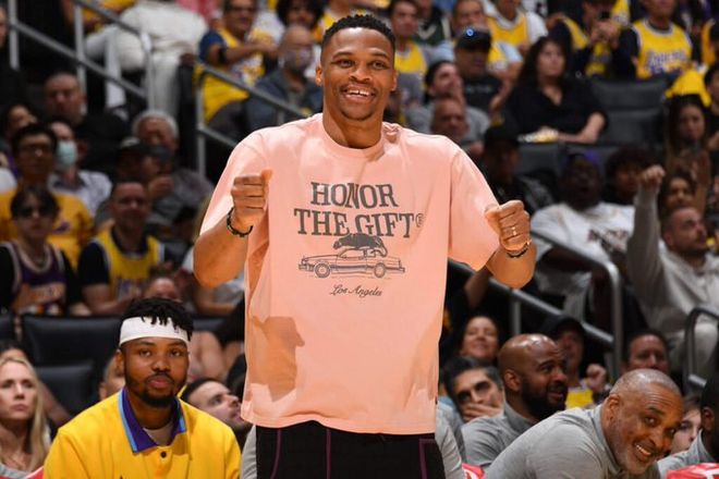 内格雷拉案件再掀风波：拉波尔塔作证后沉默离场，梅西话题意外抢镜（内格雷拉案再起波澜：拉波尔塔出庭作证后默然离场，梅西话题意外抢镜）