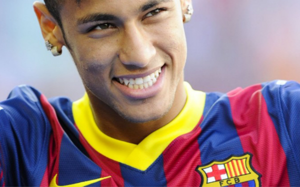 着眼未来，每体：巴萨正在关注阿根廷U17小将托马斯-马尔蒂斯（瞄准未来，每体称巴萨正关注阿根廷U17新星托马斯-马尔蒂斯）