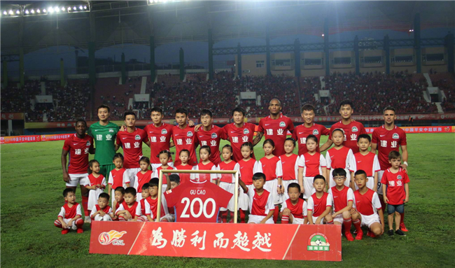 战火中创奇迹！巴勒斯坦力压两大洲冠军头名出线，国足安逸何日醒（战乱中逆袭成奇迹！巴勒斯坦压过两洲冠军夺小组头名，国足安逸几时醒）