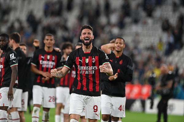 记者：海港对奥斯卡健康状况高度关切，通过多种方式表达慰问（记者：海港对奥斯卡健康深表关切，多途径表达慰问）