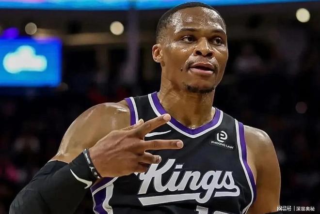 芒特：我和马兹拉维训练时经常较量，我们愿为阿莫林倾尽全力（芒特称与马兹拉维训练场常交锋，愿为阿莫林拼尽全力）