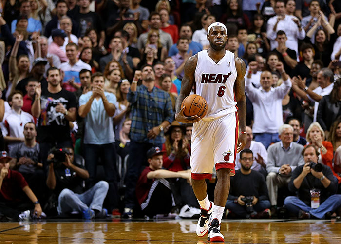 越媒：越南归化30岁原巴西籍中卫古斯塔沃，他将改名为杜飞龙（据越南媒体报道：30岁前巴西籍中卫古斯塔沃已归化越南，改名杜飞龙）