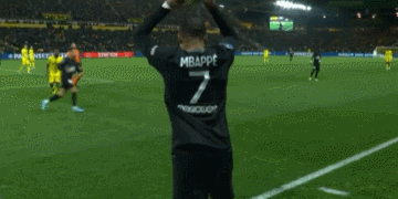 争议判罚点燃全场，两队差点动手